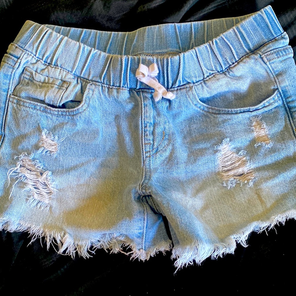 Girls distressed shorts